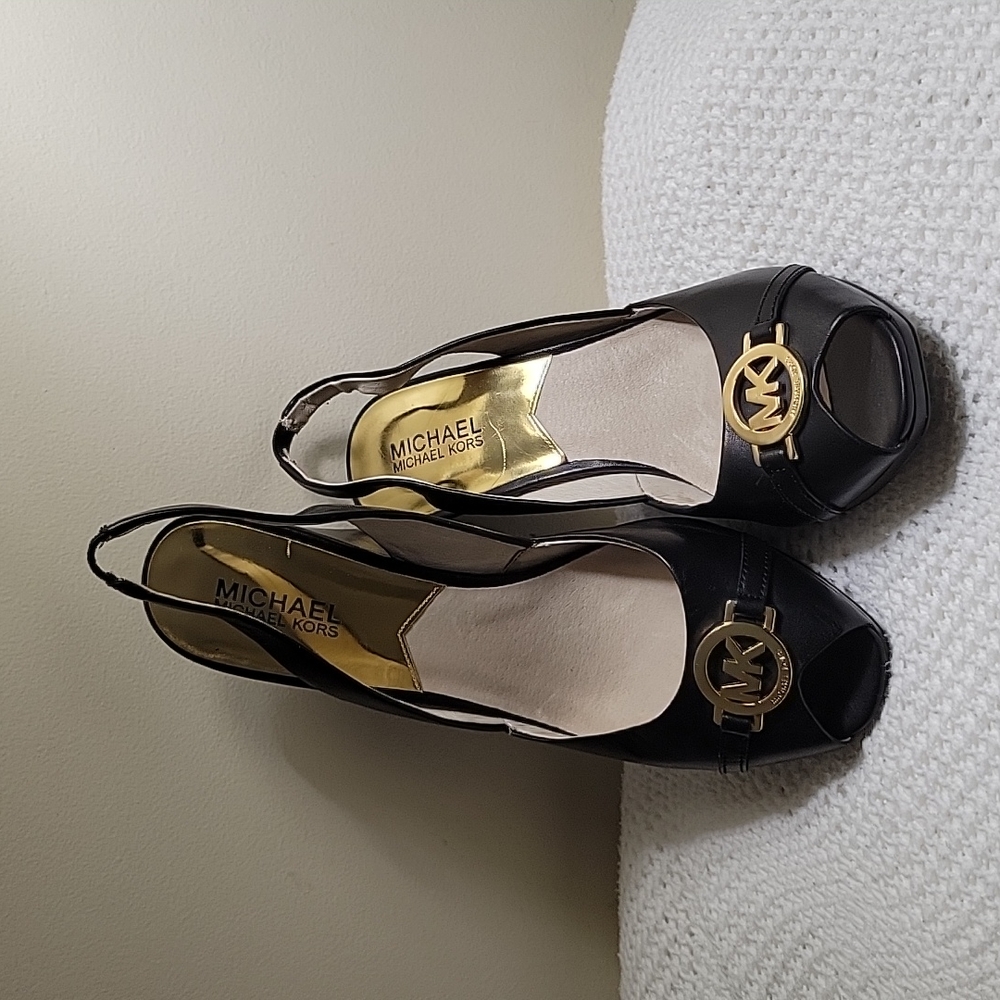 Michael Kors Sling Back Peep Toe Wedge Heels. Size 9M